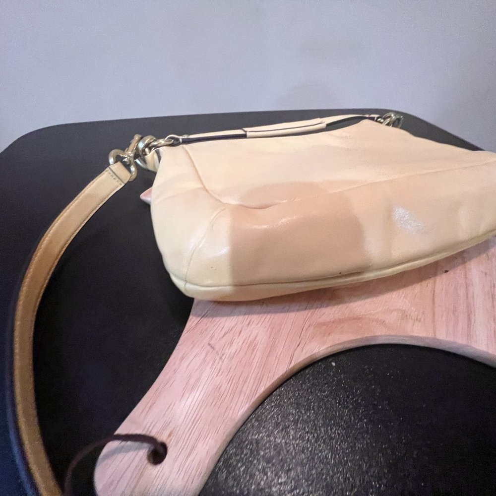 Coach Kristin shoulder/crossbody bag yellow leather - Picture 9 of 12